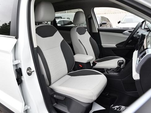 New 2026 Volkswagen Taos SE AWD/4WD image 21