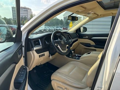 Used 2015 Toyota Highlander XLE AWD/4WD image 13