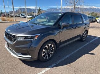 Used 2024 Kia Carnival EX video 3