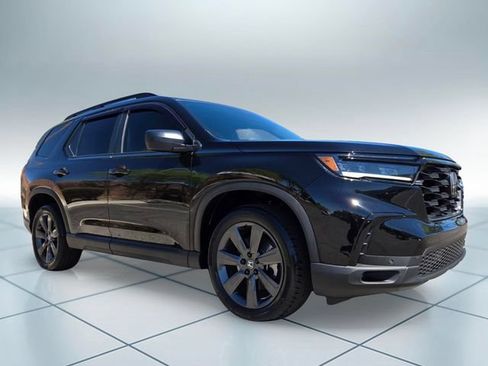 Certified 2023 Honda Pilot Sport image 3