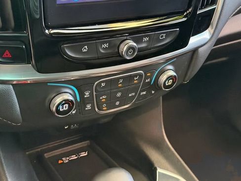 Used 2023 Chevrolet Traverse LT w/ LT Premium Package AWD/4WD image 23