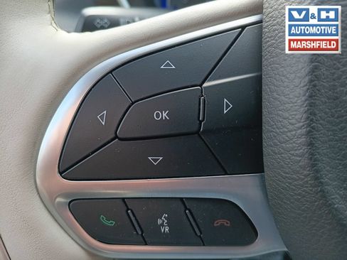 Used 2021 Chrysler Pacifica Limited w/ Premium & Safety Sphere Group AWD/4WD image 10