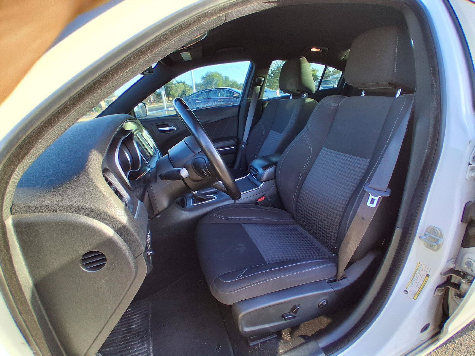 Used 2018 Dodge Charger SXT Plus w/ Beats Audio Group RWD image 14