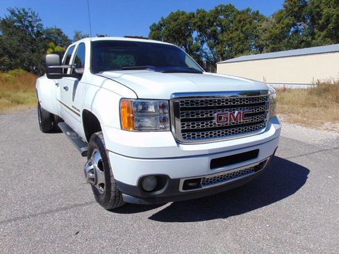 Used 2013 GMC Sierra 3500 Denali image 2