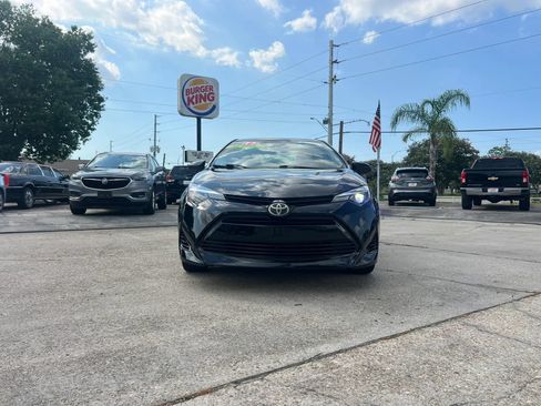 Used 2017 Toyota Corolla LE FWD image 8