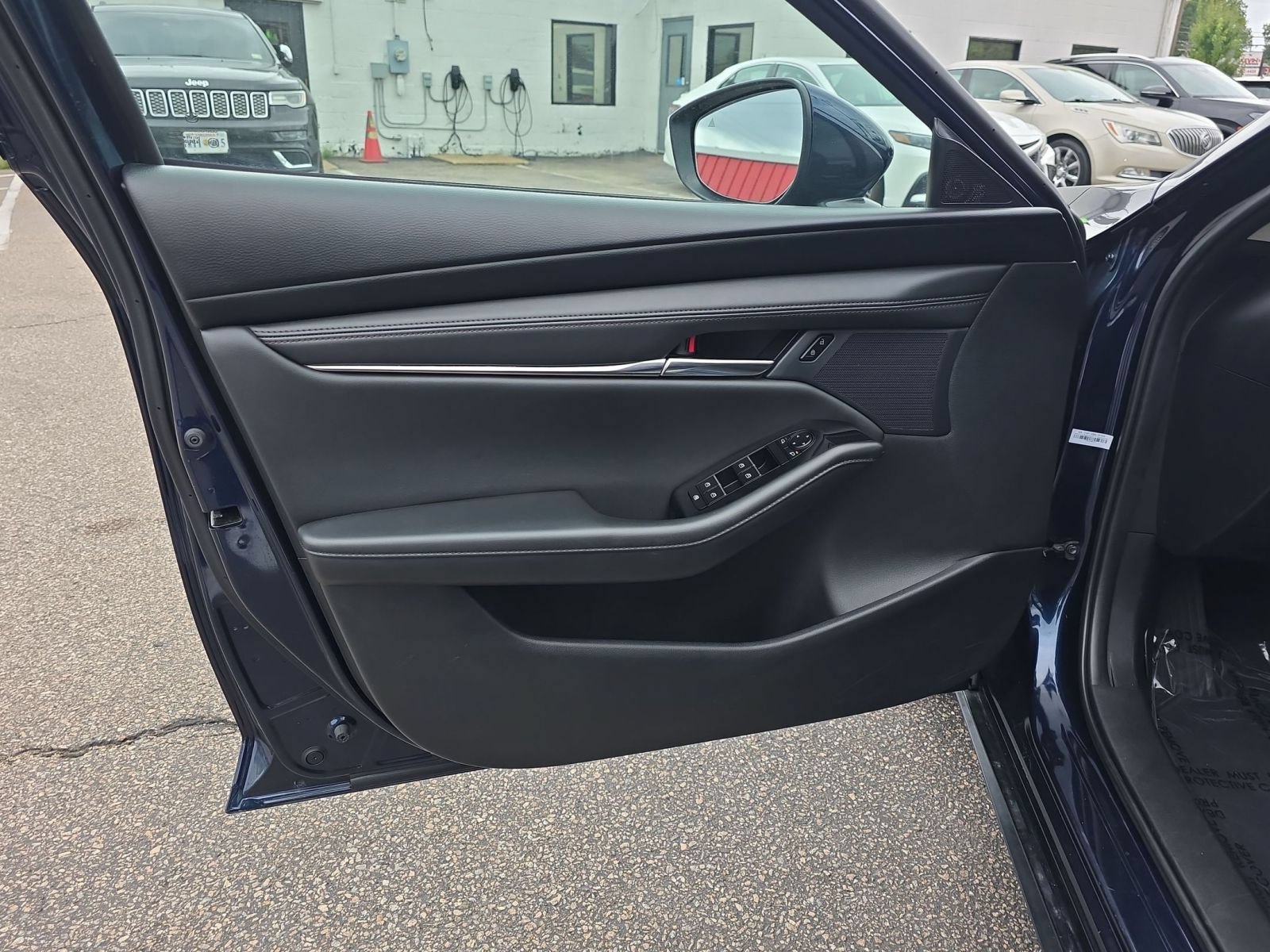 Used 2024 MAZDA MAZDA3 s FWD image 16