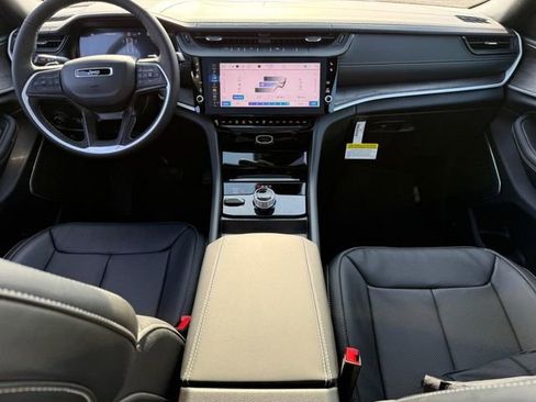 New 2026 Jeep Grand Cherokee Limited AWD/4WD image 6