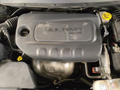 Used 2023 Jeep Cherokee Altitude Lux image 30