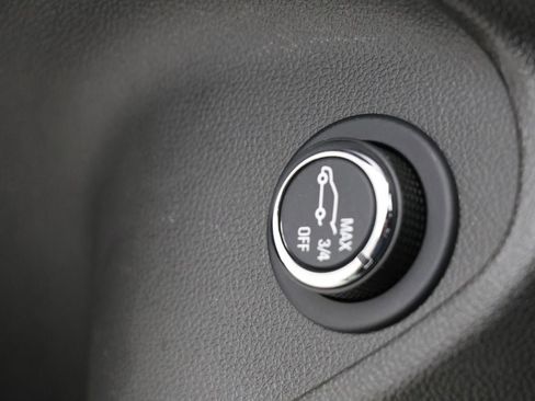 Used 2024 Chevrolet TrailBlazer ACTIV w/ Convenience Package image 27