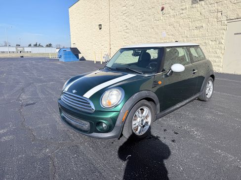 Used 2011 MINI Cooper Hardtop image 1