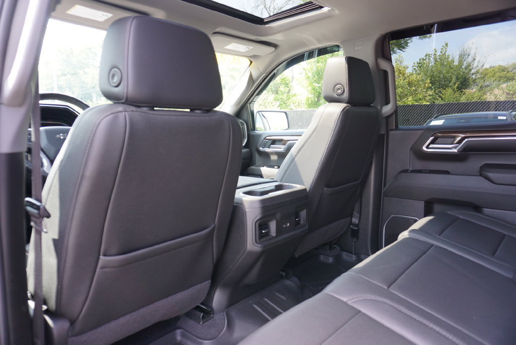 Used 2024 Chevrolet Silverado 1500 RST w/ Convenience Package II AWD/4WD image 23