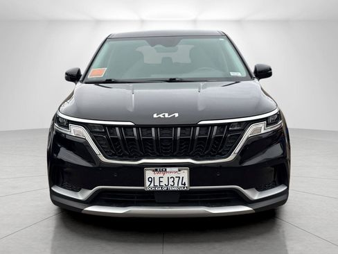 Used 2024 Kia Carnival EX image 4