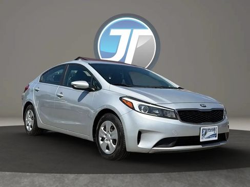 Used 2017 Kia Forte LX FWD image 37