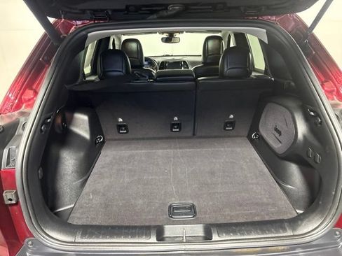 Used 2019 Jeep Cherokee Limited AWD/4WD image 10