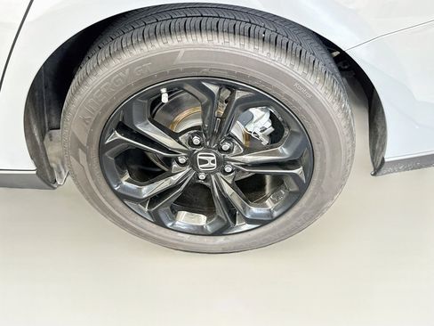 Used 2025 Honda Accord SE image 11
