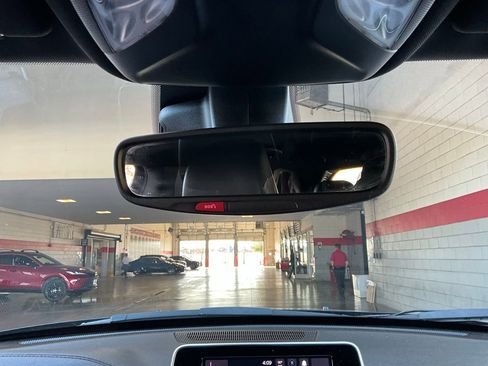 Used 2025 Jeep Compass Latitude image 17