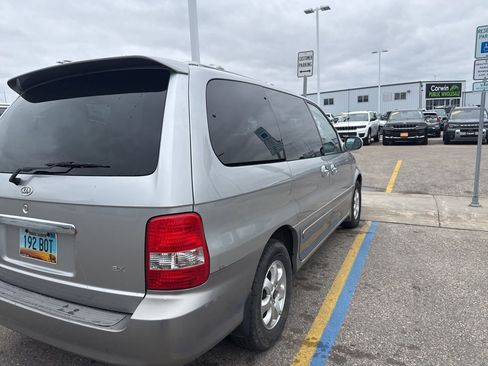 Used 2004 Kia Sedona LX FWD image 7