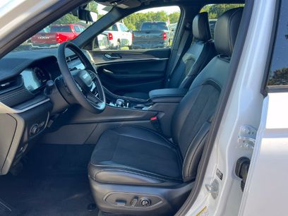 New 2027 Jeep Grand Cherokee 4WD