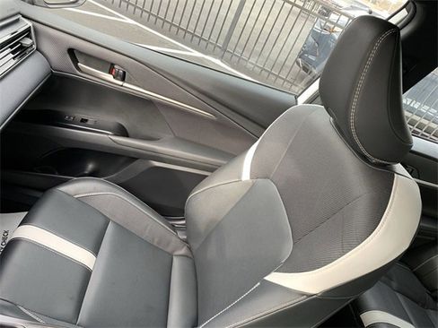 Used 2025 Toyota Camry SE image 29