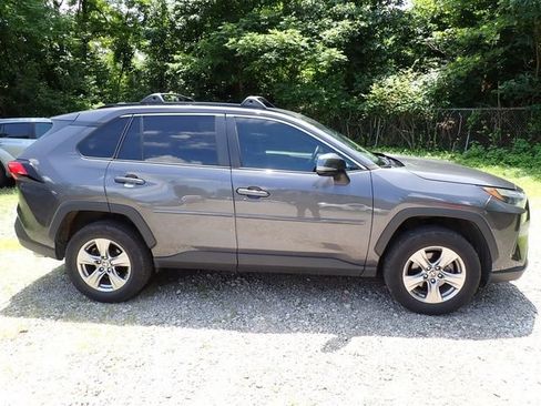 Certified 2022 Toyota RAV4 XLE AWD/4WD image 2