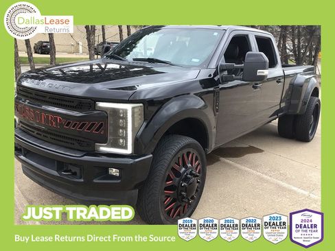 Used 2017 Ford F350 Lariat w/ Lariat Value Package image 1