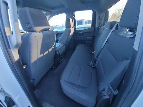 Used 2020 Chevrolet Silverado 1500 Custom w/ Custom Value Package image 10