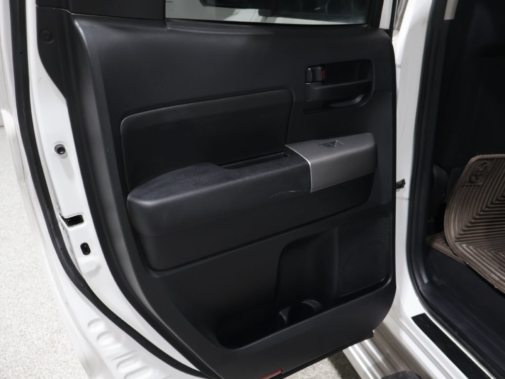 Used 2010 Toyota Tundra 4x4 Double Cab image 16