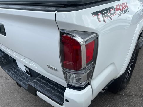 Used 2020 Toyota Tacoma TRD Sport w/ TRD Premium Sport Package AWD/4WD image 44
