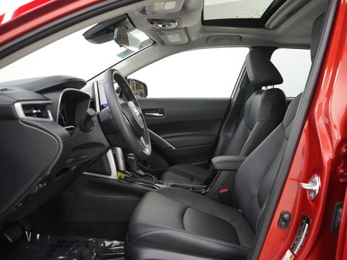 Used 2025 Toyota Corolla Cross XLE w/ Convenience Package AWD/4WD image 23