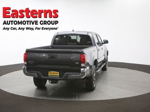 Used 2020 Toyota Tacoma SR5 AWD/4WD image 39