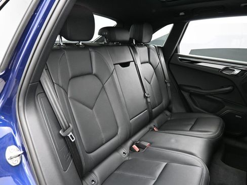 Certified 2025 Porsche Macan image 27