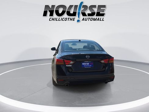 Used 2024 Nissan Altima 2.5 SR FWD image 7