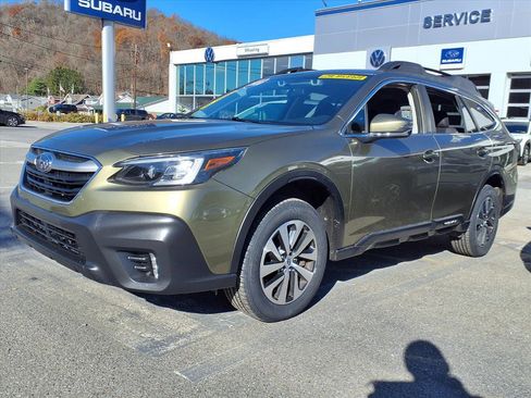 Used 2020 Subaru Outback Premium image 1