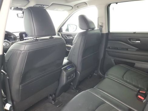 Used 2025 Nissan Pathfinder Platinum w/ Cargo Package FWD image 14