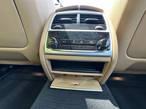 Used 2020 BMW 750i xDrive w/ Executive Package AWD/4WD image 34