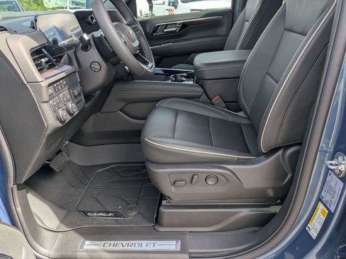 New 2025 Chevrolet Suburban Premier w/ Sun And Tow Package image 14