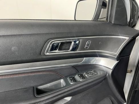 Used 2019 Ford Explorer Sport AWD/4WD image 12
