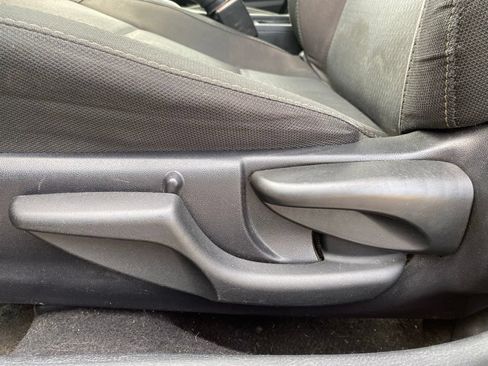Used 2018 Toyota Corolla LE FWD image 11