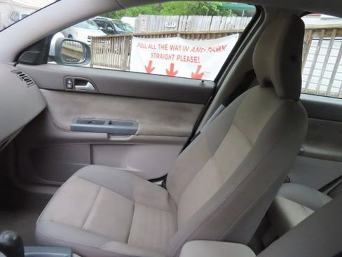 Used 2007 Volvo S40 2.4i FWD image 18