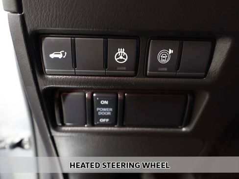 Used 2024 Nissan Armada Platinum image 9