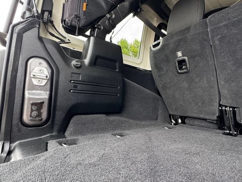 Used 2018 Jeep Wrangler Unlimited Sport S AWD/4WD image 11
