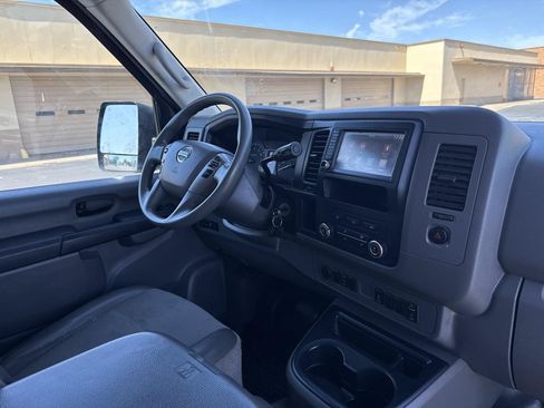 Used 2020 Nissan NV 2500 SV RWD image 20