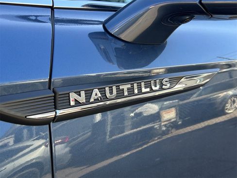 Used 2019 Lincoln Nautilus Reserve image 10