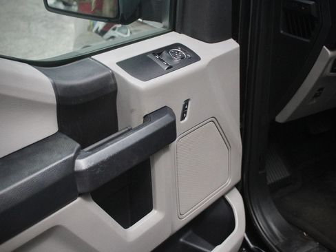 Used 2017 Ford F150 XL w/ Equipment Group 101A Mid RWD image 53