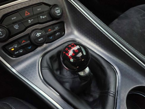 Used 2016 Dodge Challenger R/T Scat Pack w/ Leather Interior Group image 31