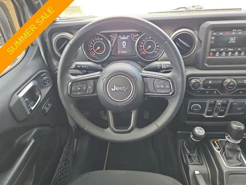 Used 2023 Jeep Gladiator Sport AWD/4WD image 9