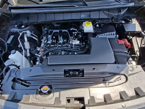 Certified 2025 Nissan Pathfinder Platinum AWD/4WD image 25