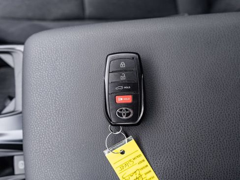 Used 2025 Toyota Camry LE FWD image 30