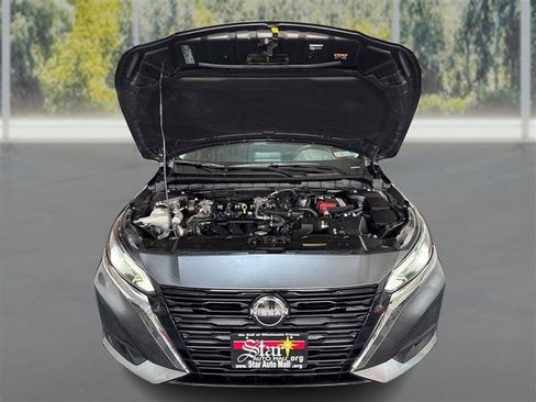 Used 2023 Nissan Altima 2.5 SV FWD image 11