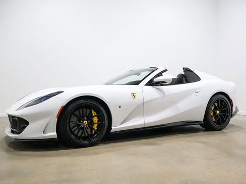 Used 2022 Ferrari 812 GTS RWD image 11